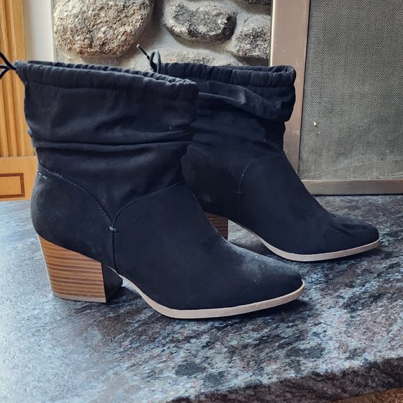 NWOT JustFab Black Suede Slouch Booties Size 7.5 - Picture 3 of 14